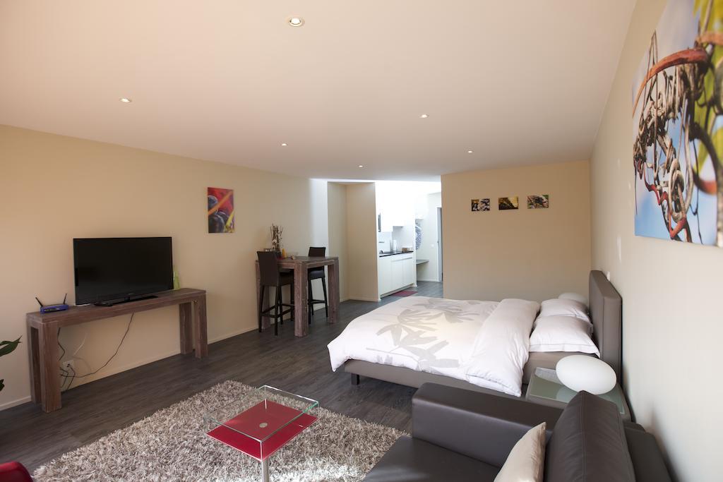 Bed and Breakfast Cave Beetschen Bursins Zimmer foto